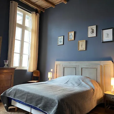 Entre Fleuve Et Ville, Charmante Petite Maison 18e *