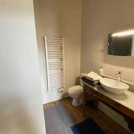 Entre Fleuve Et Ville, Charmante Petite Maison 18e アパート