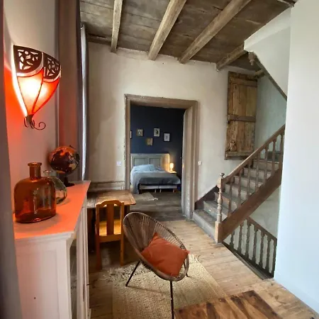 アパート Entre Fleuve Et Ville, Charmante Petite Maison 18e アングレーム