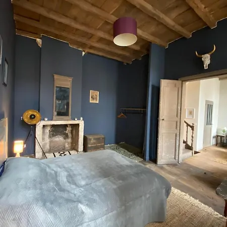 Entre Fleuve Et Ville, Charmante Petite Maison 18e *